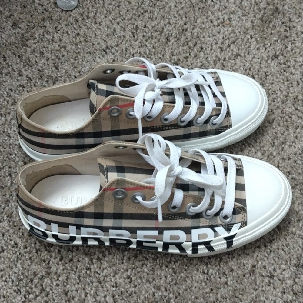 Burberry sneakers